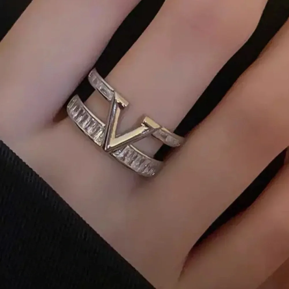 High Luxurious Adjustable Ring with V Design